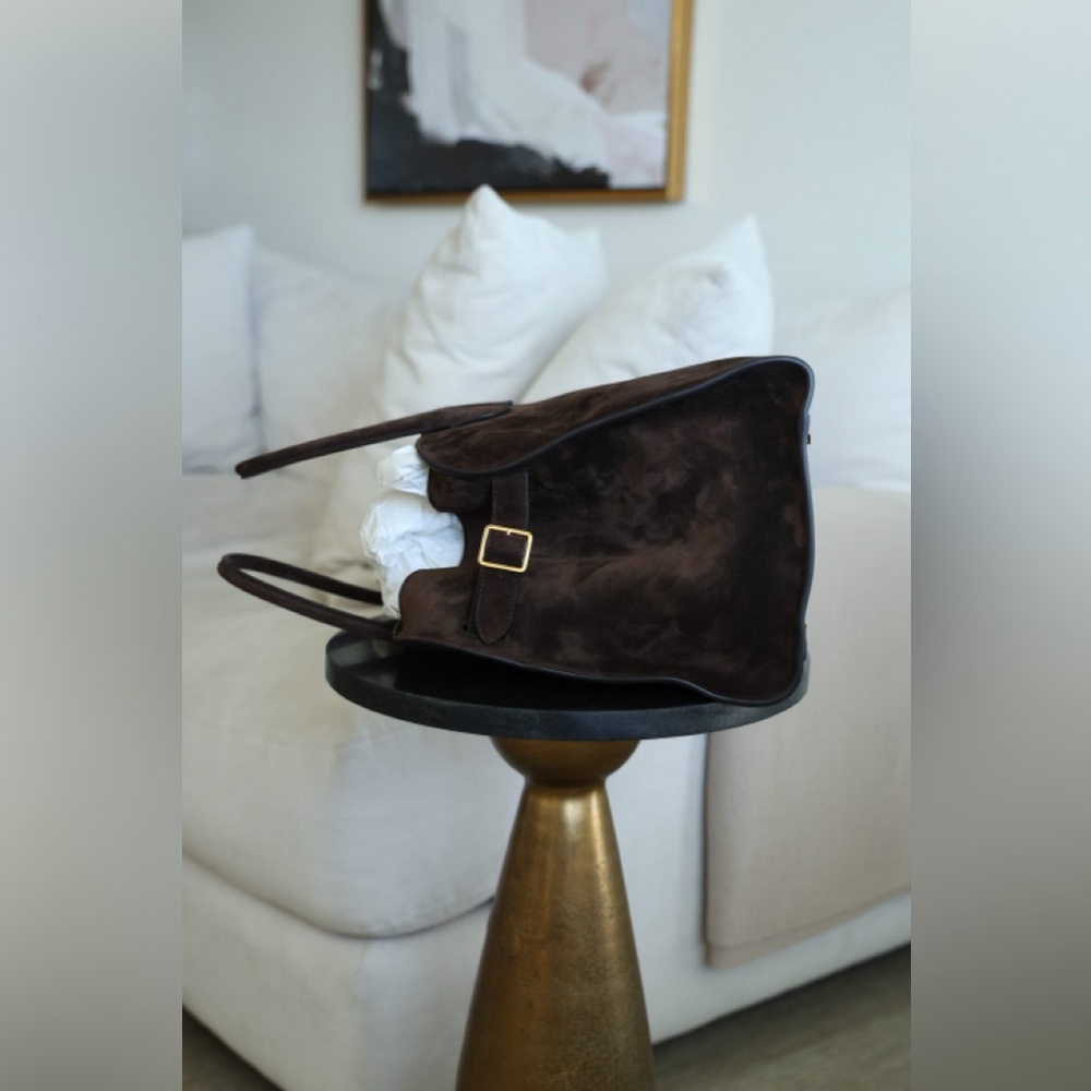 ❌SOLD❌ THE ROW SOFT MARGAUX 15 BAG IN MOCHA SUEDE - Picture 13 of 16